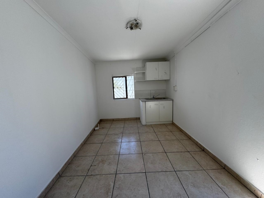 6 Bedroom Property for Sale in Hindle Park Western Cape